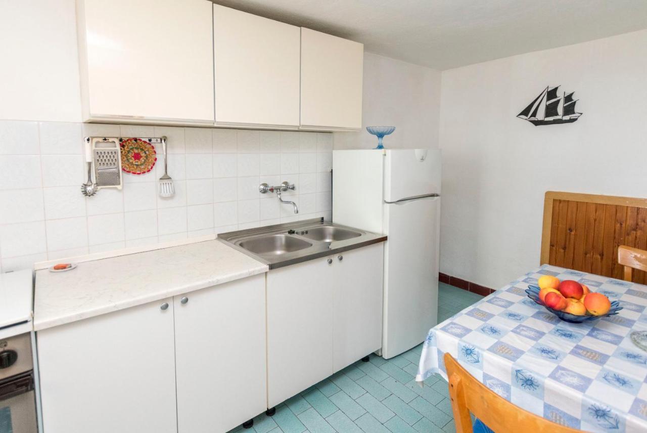 Apartments And Room Milka-Jere Primosten Exterior photo